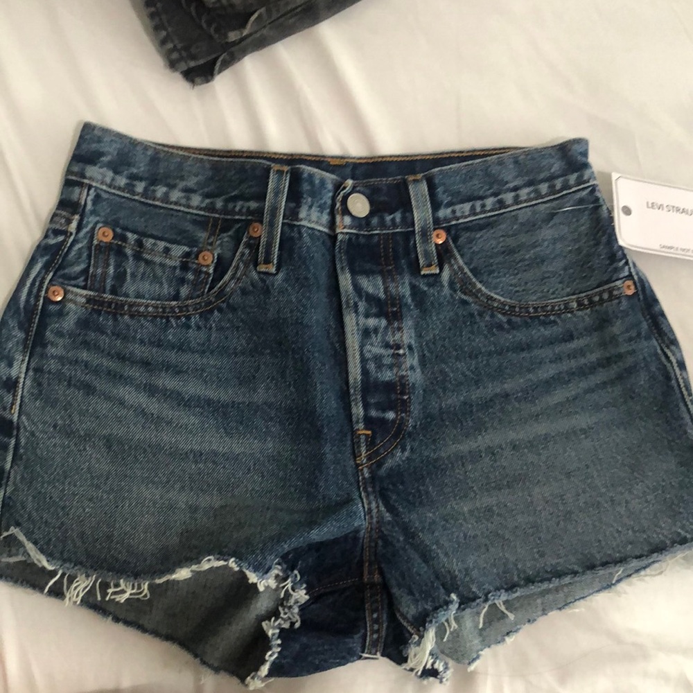 Levis denim shorts size 27